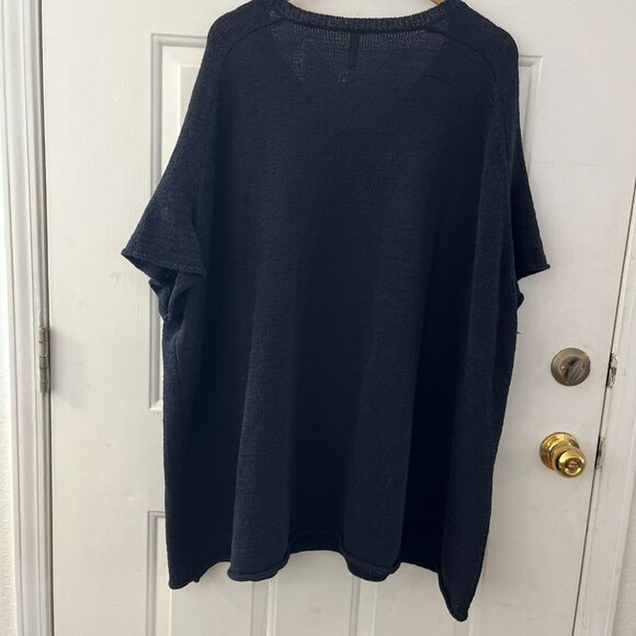 Rundholz Woman's Black Over-Sized Knit Lagoon-Look Short Sleeved Heavy Sweater - Picture 6 of 8